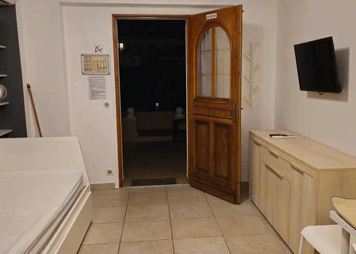 Meuble-juan Pins-logt3 شقة